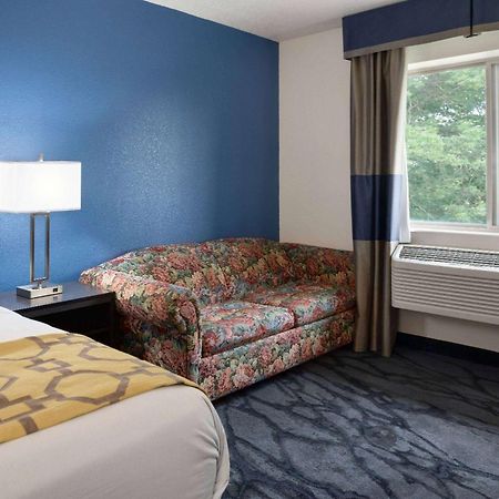 Hotel Baymont By Wyndham Swanton Exterior foto